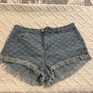 Kulani mini frayed jean shorts size medium
